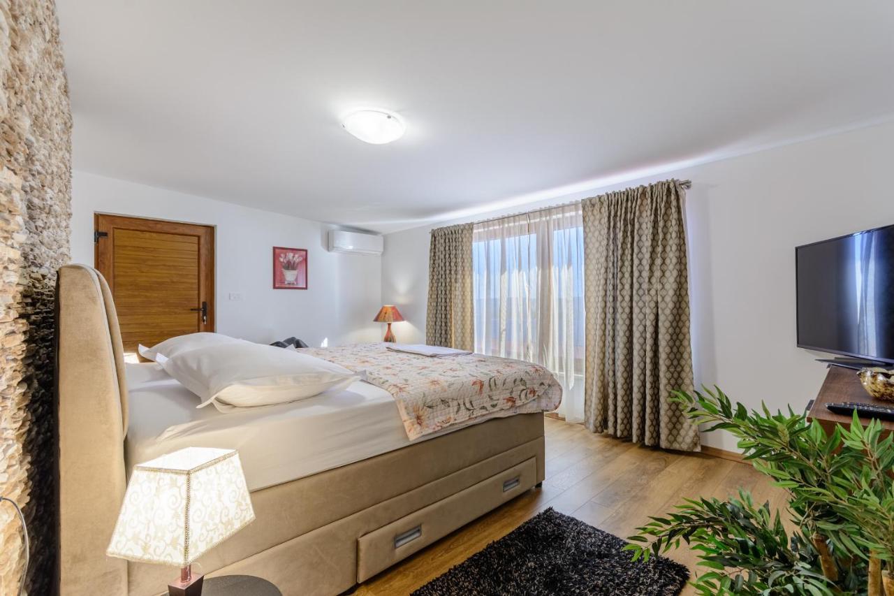 Villa Secluded Paradise Omis Exterior photo