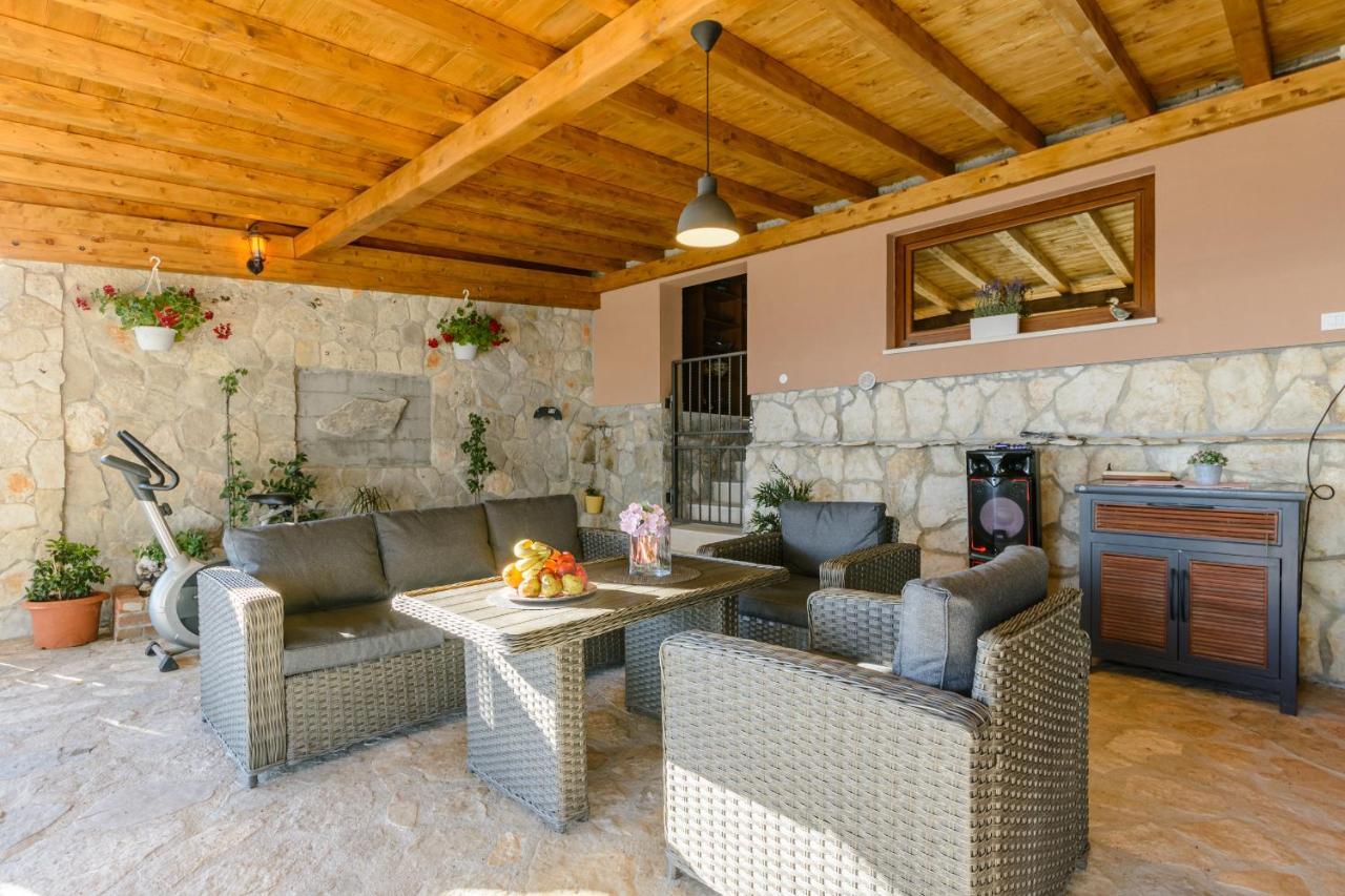 Villa Secluded Paradise Omis Exterior photo